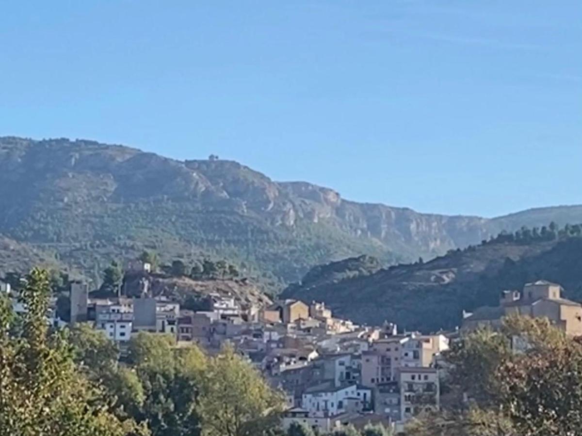 Cal Pintabotes - Apartamento Nuevo En Camarasa Buitenkant foto